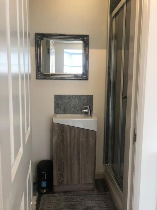 Newly Renovated Modern Studio Apartment Penzance Exterior photo